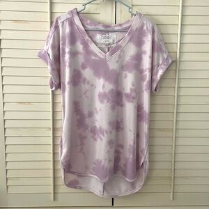 ⭐️ 3/$15 Like New! Tie-Dye V-Neck Top